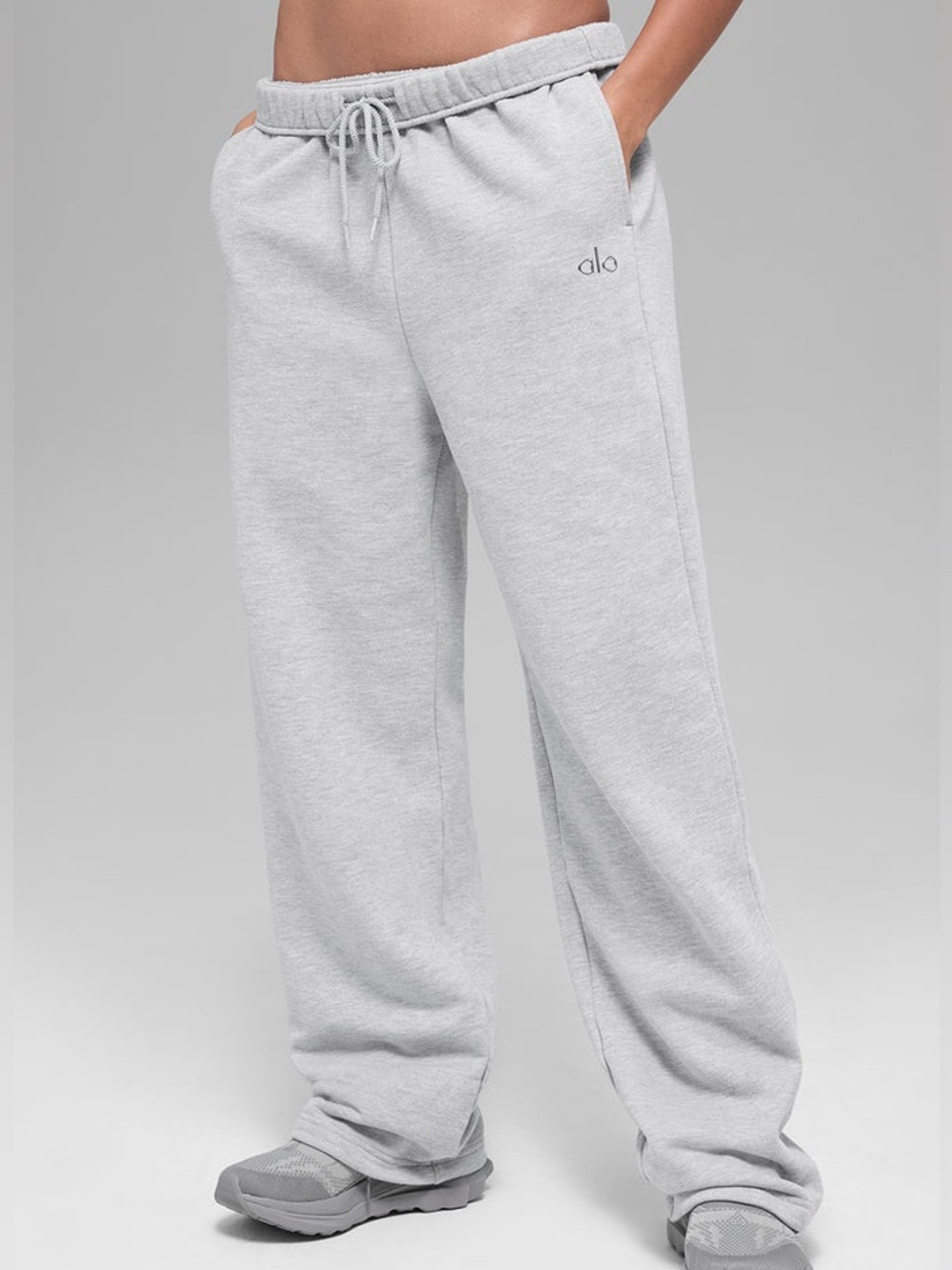 Alo Accolade Straight Leg Sweatpants in Heather Grey Size Small MSRP $138